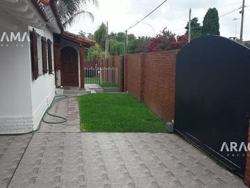 Juan B. Justo y B. Roldan - Barrio Uno