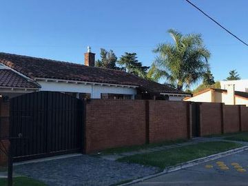 Juan B. Justo y B. Roldan - Barrio Uno