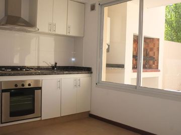 Casa / Dúplex - Adrogué - CATEGORÍA!!!