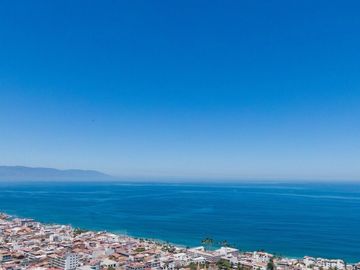 PENTHOUSE EN CENTRO DE PUERTO VALLARTA /MDY