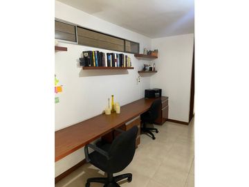 APARTAMENTO EN VENTA EN LA FLORA PISO 6 RENTANDO  (LSA)