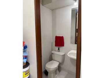 APARTAMENTO EN VENTA EN LA FLORA PISO 6 RENTANDO  (LSA)