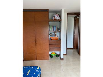 APARTAMENTO EN VENTA EN LA FLORA PISO 6 RENTANDO  (LSA)