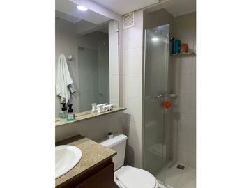 APARTAMENTO EN VENTA EN LA FLORA PISO 6 RENTANDO  (LSA)