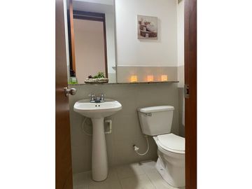 APARTAMENTO EN VENTA EN LA FLORA PISO 6 RENTANDO  (LSA)