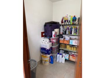 APARTAMENTO EN VENTA EN LA FLORA PISO 6 RENTANDO  (LSA)