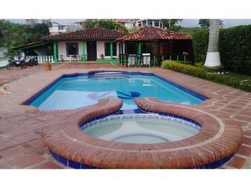 Se alquila finca por dias ,Via Condina