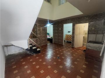 Santa Librada Casa Rentable Venta 3 aptos + local comercial