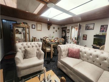 Santa Librada Casa Rentable Venta 3 aptos + local comercial