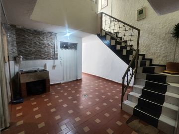 Santa Librada Casa Rentable Venta 3 aptos + local comercial