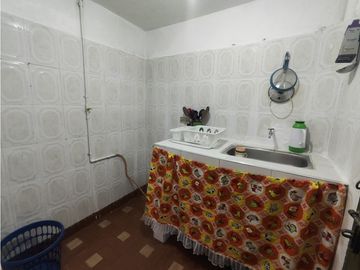 Santa Librada Casa Rentable Venta 3 aptos + local comercial
