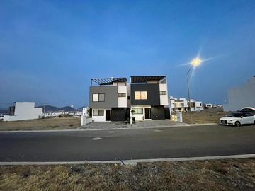 TERRENO EN TERRA JURIQUILLA QUERETARO, EXCELENTE UBICACIÓN.
