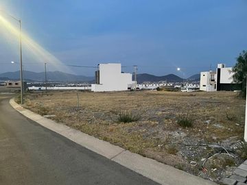 TERRENO EN TERRA JURIQUILLA QUERETARO, EXCELENTE UBICACIÓN.