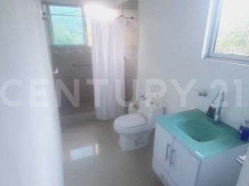 VENDO HERMOSA CASA HOTEL IDEAL  PARA  AIRBNB EN GUADUAS CUNDINAMARCA