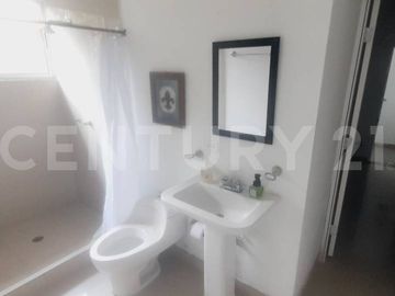 VENDO HERMOSA CASA HOTEL IDEAL  PARA  AIRBNB EN GUADUAS CUNDINAMARCA