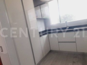 VENDO ESPECTACULAR CASA EN CAMINOS DE GRATAMIRA 4 NIVELES