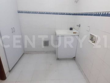 VENDO ESPECTACULAR CASA EN CAMINOS DE GRATAMIRA 4 NIVELES