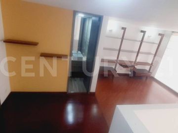 VENDO ESPECTACULAR CASA EN CAMINOS DE GRATAMIRA 4 NIVELES