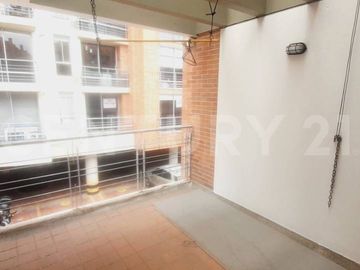 VENDO ESPECTACULAR CASA EN CAMINOS DE GRATAMIRA 4 NIVELES