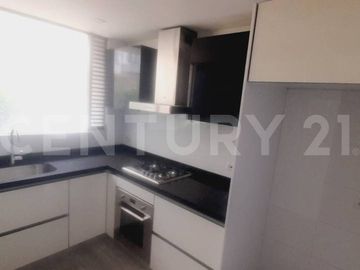 VENDO ESPECTACULAR CASA EN CAMINOS DE GRATAMIRA 4 NIVELES