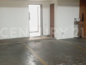 VENDO ESPECTACULAR CASA EN CAMINOS DE GRATAMIRA 4 NIVELES