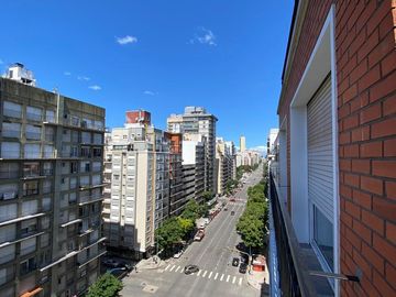 VENTA Departamento 3 ambientes con balcón sobre Av Colón - Plaza Colon Mar del Plata