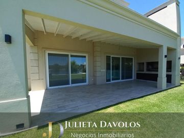 Casa a la  laguna en Venta El Canton Barrio Norte-Escobar-Maschwitz