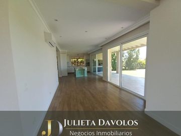 Casa a la  laguna en Venta El Canton Barrio Norte-Escobar-Maschwitz