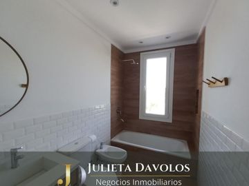 Casa a la  laguna en Venta El Canton Barrio Norte-Escobar-Maschwitz