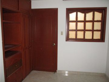 SE VENDE APARTAMENTO EN MODELIA EDI LOS PINOS