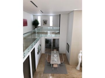 SE VENDE CASA DE LUJO EN ALTOS DE RIOMAR