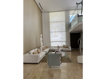 SE VENDE CASA DE LUJO EN ALTOS DE RIOMAR