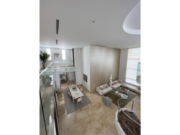 SE VENDE CASA DE LUJO EN ALTOS DE RIOMAR