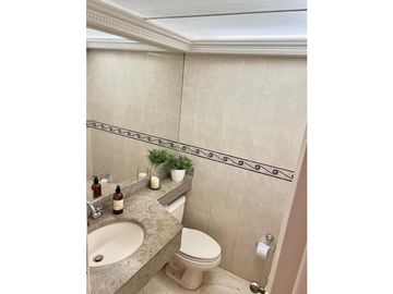 VENTA HERMOSO APARTAMENTO EN LAS SANTAS POBLADO
