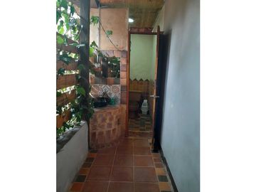 VENTA O ARRIENDO DE PROPIEDAD COMERCIAL ESQUINERA SOBRE VIA PRINCIPAL