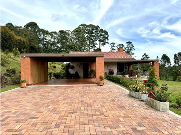 Vendo casa Campestre estilo Español en el Carmen de Viboral
