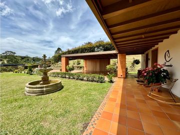 Vendo casa Campestre estilo Español en el Carmen de Viboral