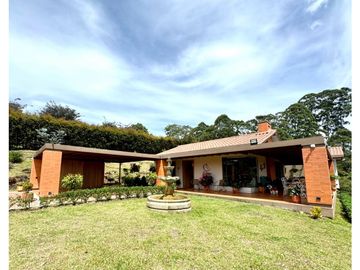 Vendo casa Campestre estilo Español en el Carmen de Viboral
