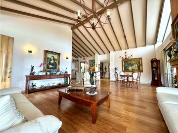 Vendo casa Campestre estilo Español en el Carmen de Viboral