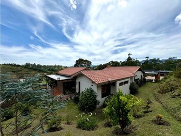Vendo casa Campestre estilo Español en el Carmen de Viboral