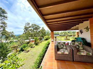 Vendo casa Campestre estilo Español en el Carmen de Viboral