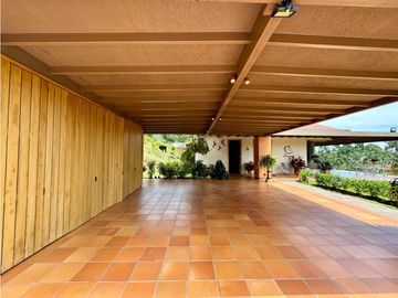 Vendo casa Campestre estilo Español en el Carmen de Viboral