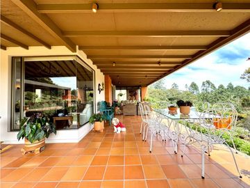 Vendo casa Campestre estilo Español en el Carmen de Viboral