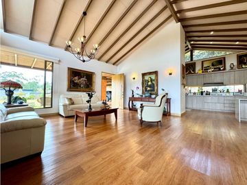 Vendo casa Campestre estilo Español en el Carmen de Viboral