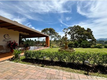 Vendo casa Campestre estilo Español en el Carmen de Viboral