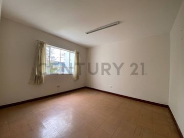 Alquiler Oficina comercial en  Av. La Salle