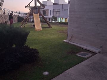 CASANUEVA EN VENTA, PRECIOSA TERMINADOS PREMIUM EN SAVIA CENTRAL , ZAPOPAN.