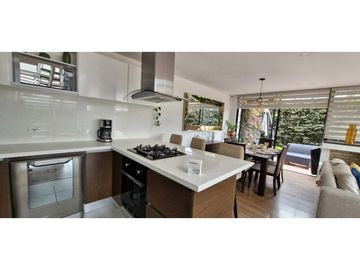 Bella y amplia casa en Cota para Venta