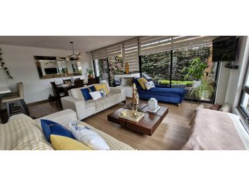Bella y amplia casa en Cota para Venta