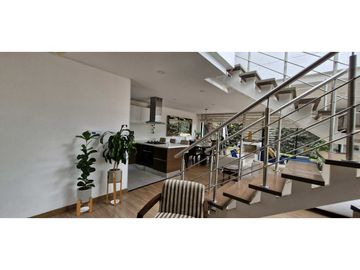 Bella y amplia casa en Cota para Venta